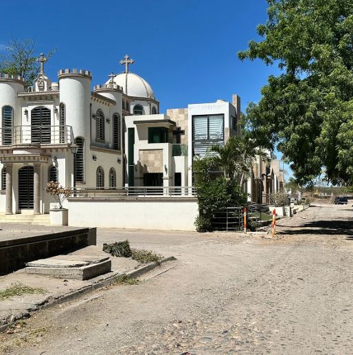 ¿Se puede entrar a Jardines del Humaya?